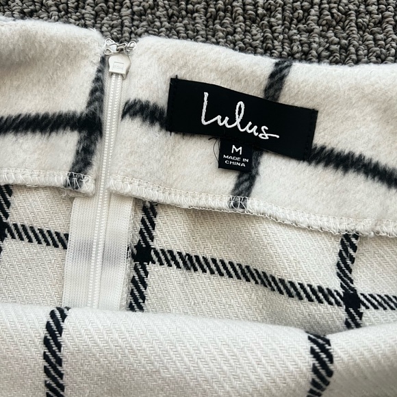 Lulus white plaid skirt Size M - Picture 6 of 7